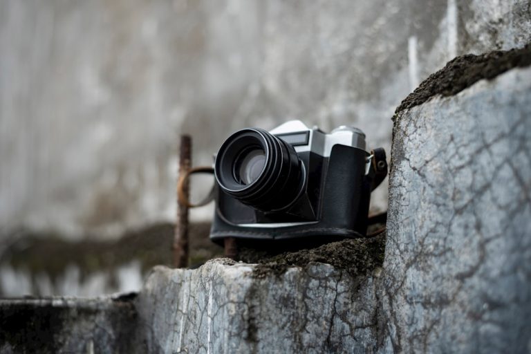 Capturing Moments: A Guide to Essential Photography Equipment